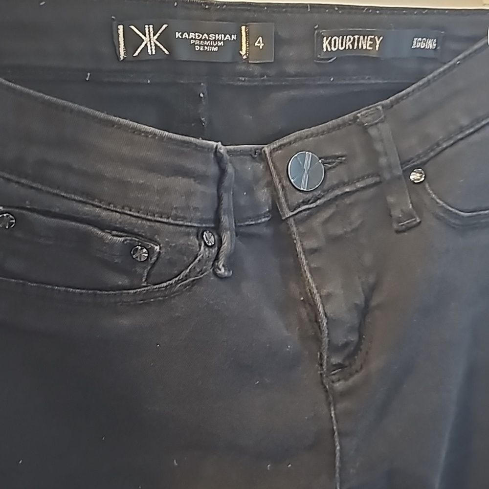 Kardashian denim jegging. Size:4